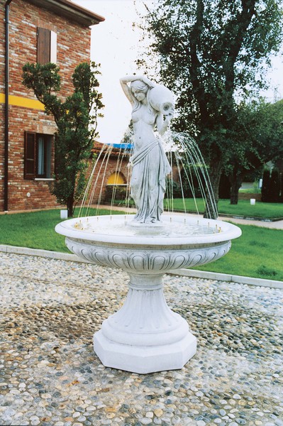 Statue en pierre reconstituée à suspendre pour femme | Décoration de jardin