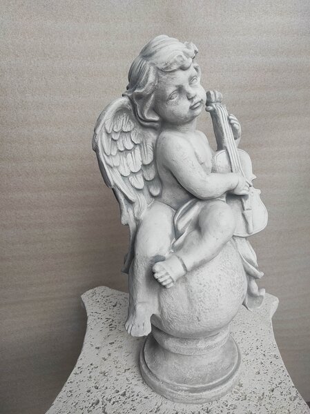 Ange figurine angelot chérubin en résine crème statuette Au Violon